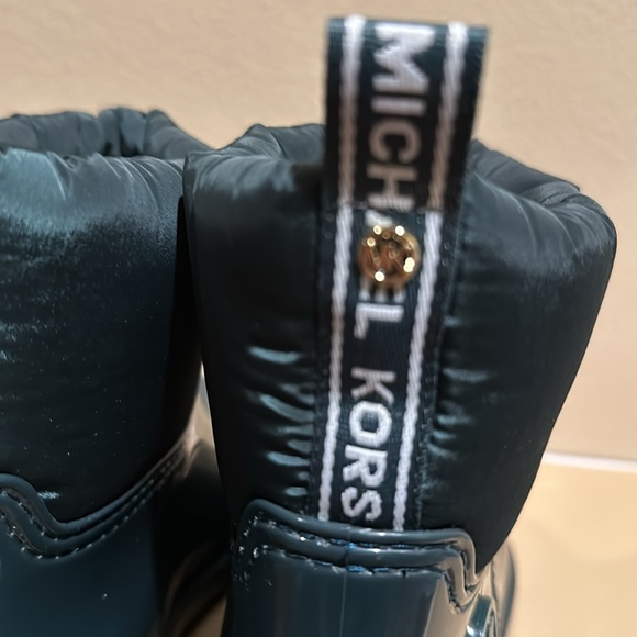 Michael Kors Blakely Logo Tape PVC/Nylon Rain Boot “Racing Green” LIKE NEW! SZ 9 - Picture 9 of 15